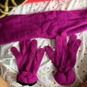 Purple scarf and and gloves